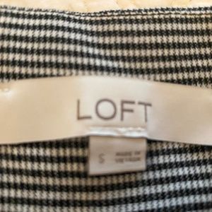 Used LOFT Small top black cream strip like new